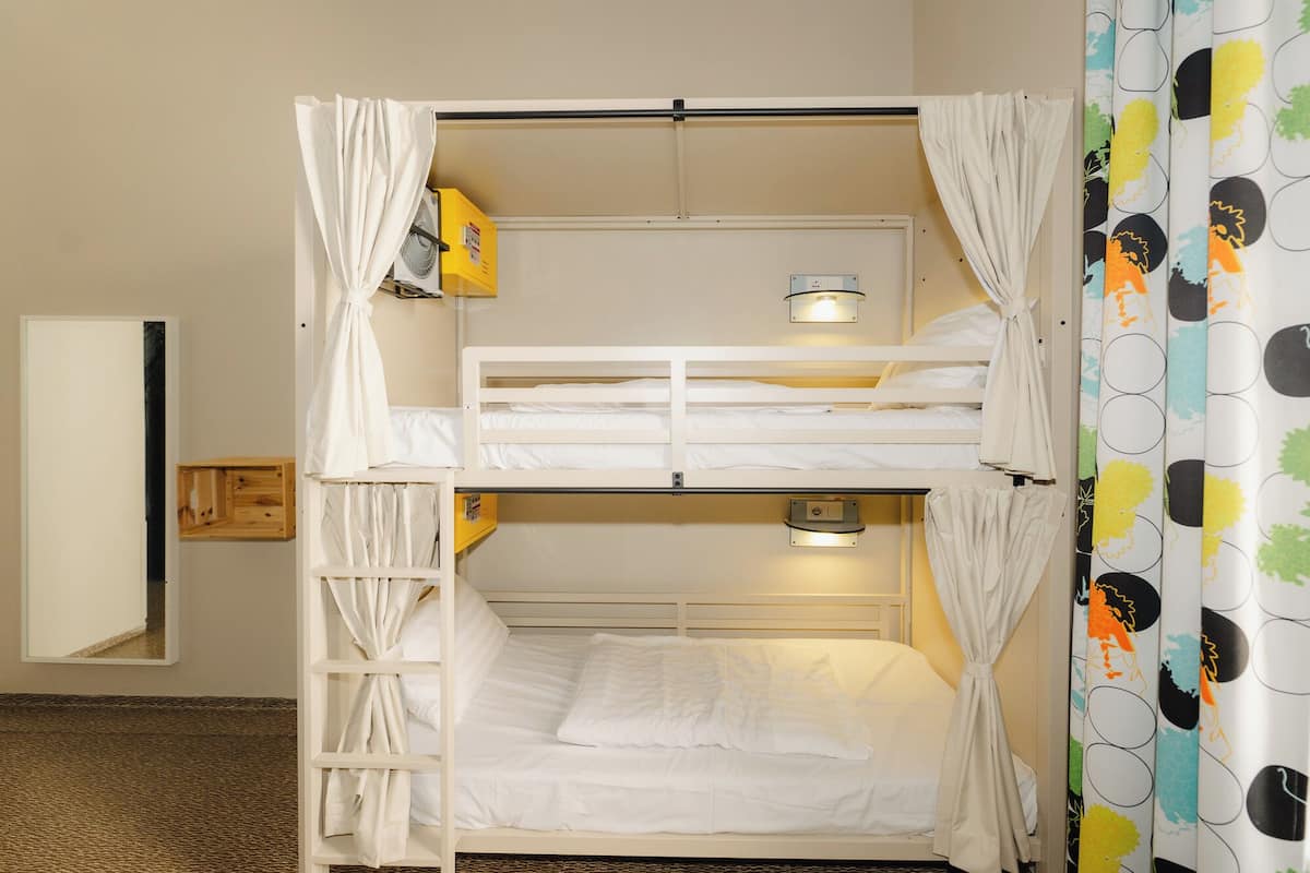 Free WiFi, bed sheets