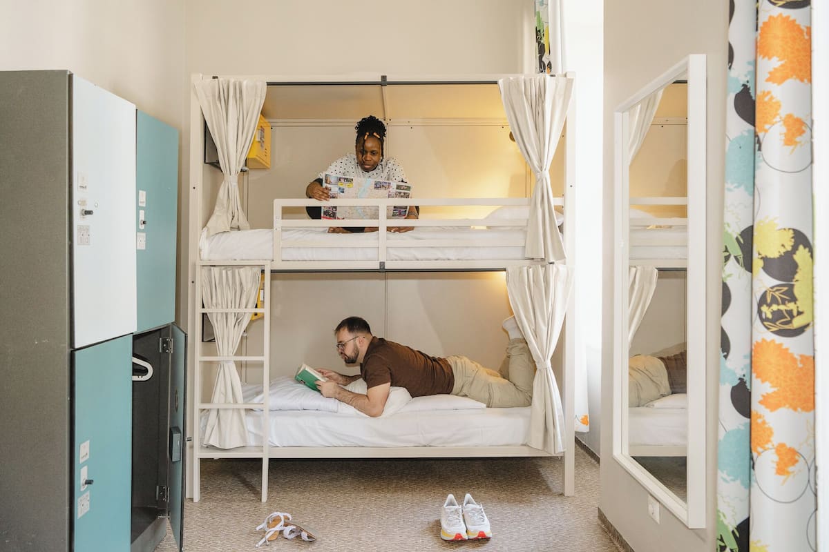 Free WiFi, bed sheets