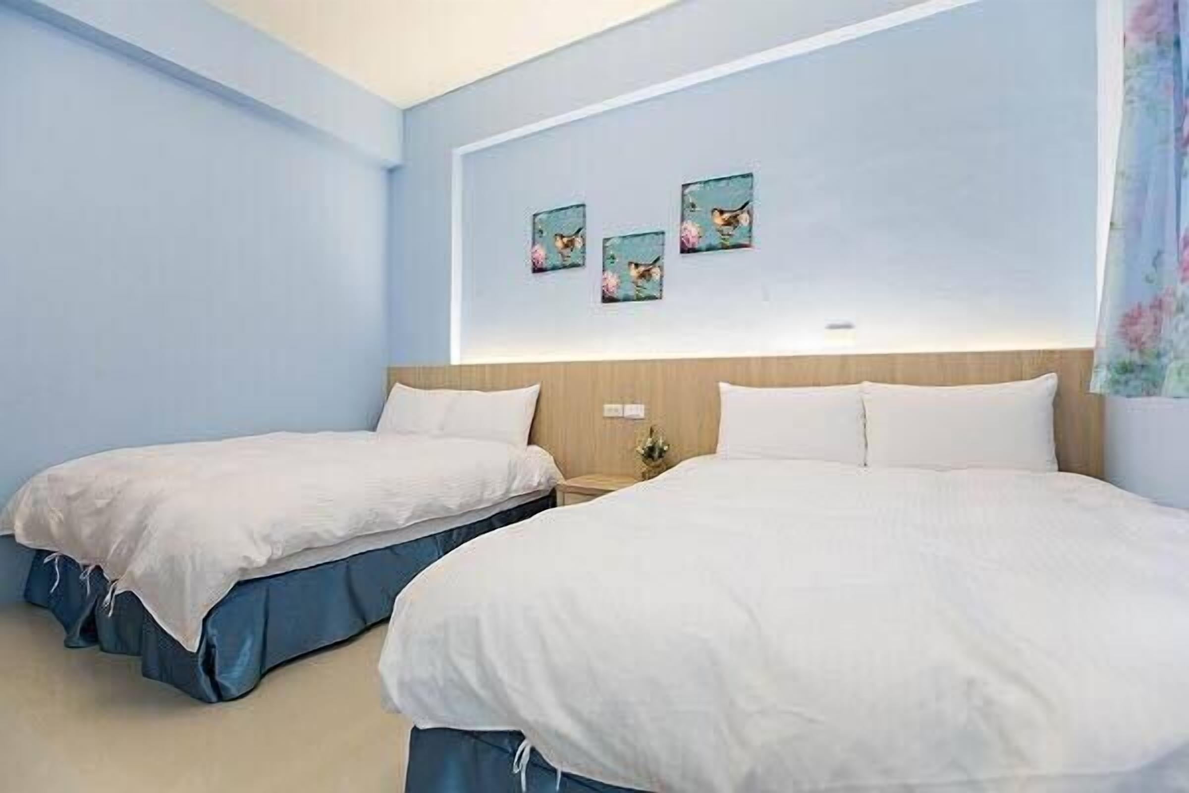 Standard Quadruple Room | Desk, blackout curtains, free WiFi
