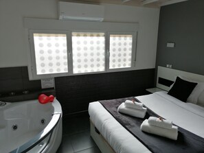 Loft, Hot Tub | Room amenity - Gredos Loft (Arenas de San Pedro)