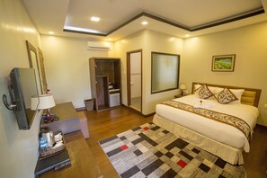 Minibar, in-room safe, desk, free WiFi - Cloud 10 Boutique Hotel (Yangon)