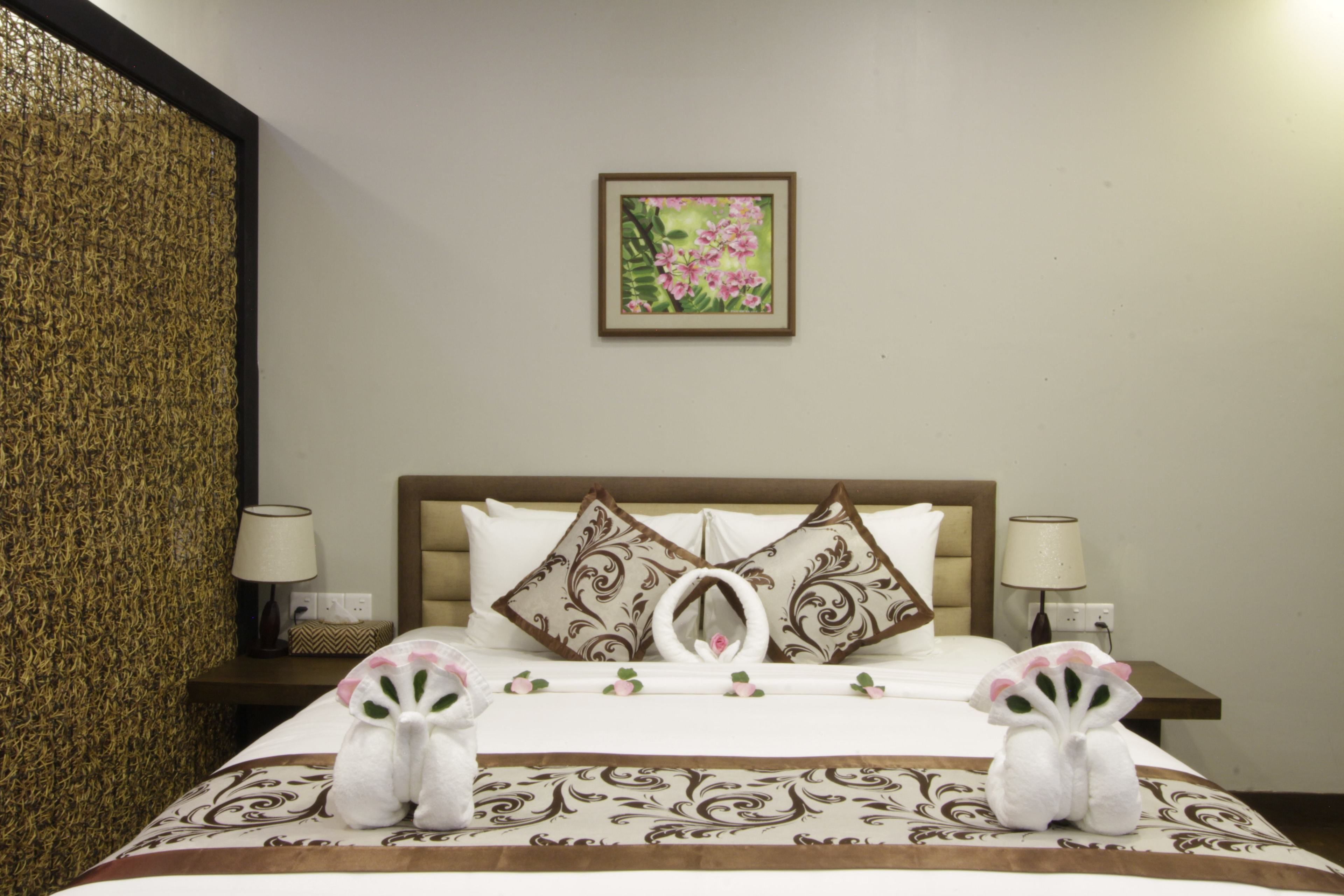 Minibar, in-room safe, desk, free WiFi