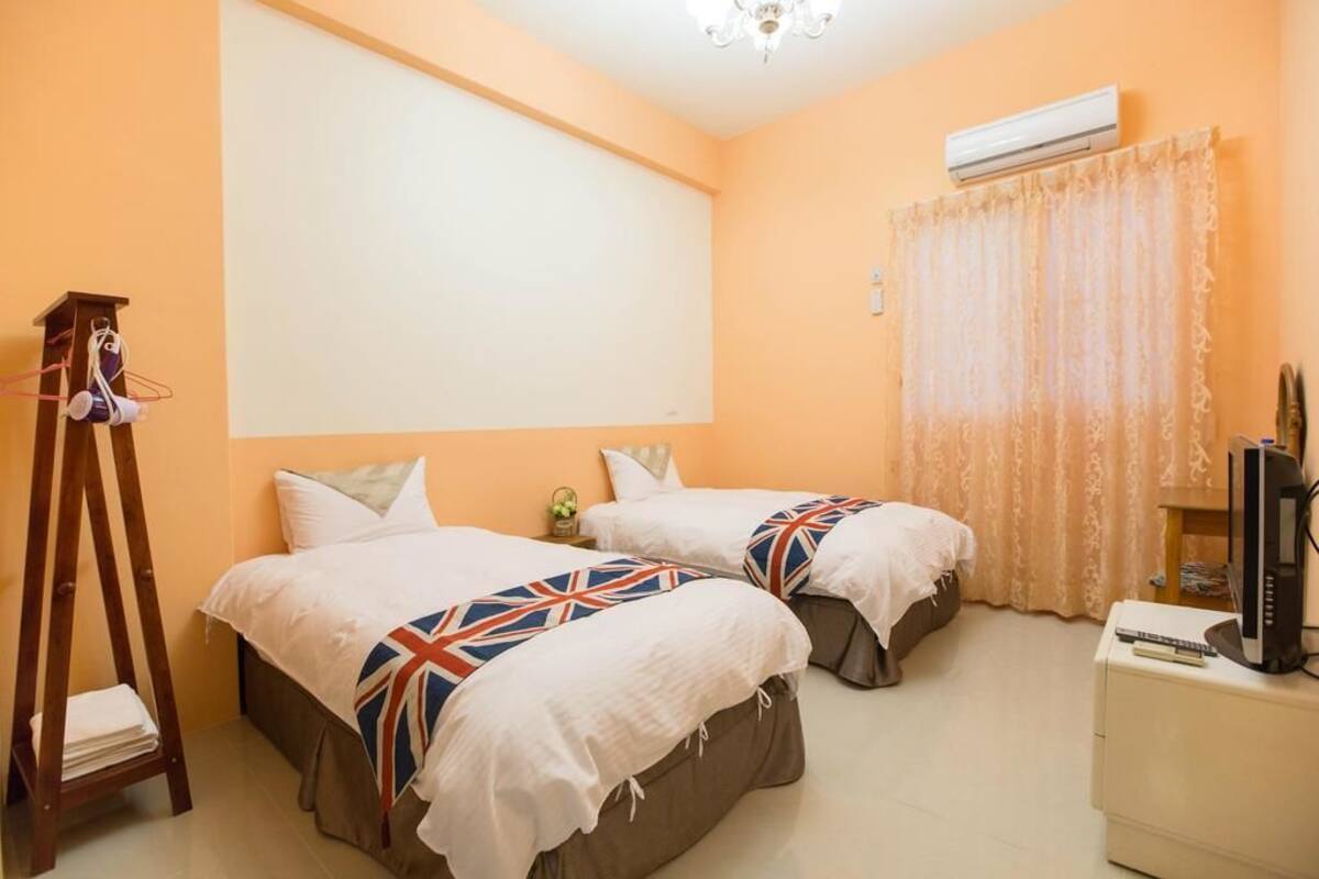 Twin Room | Blackout curtains, free WiFi