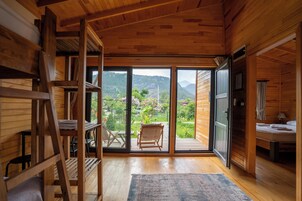 Suíte luxo | Frigobar, escrivaninha, quartos à prova de som, Wi-Fi de cortesia