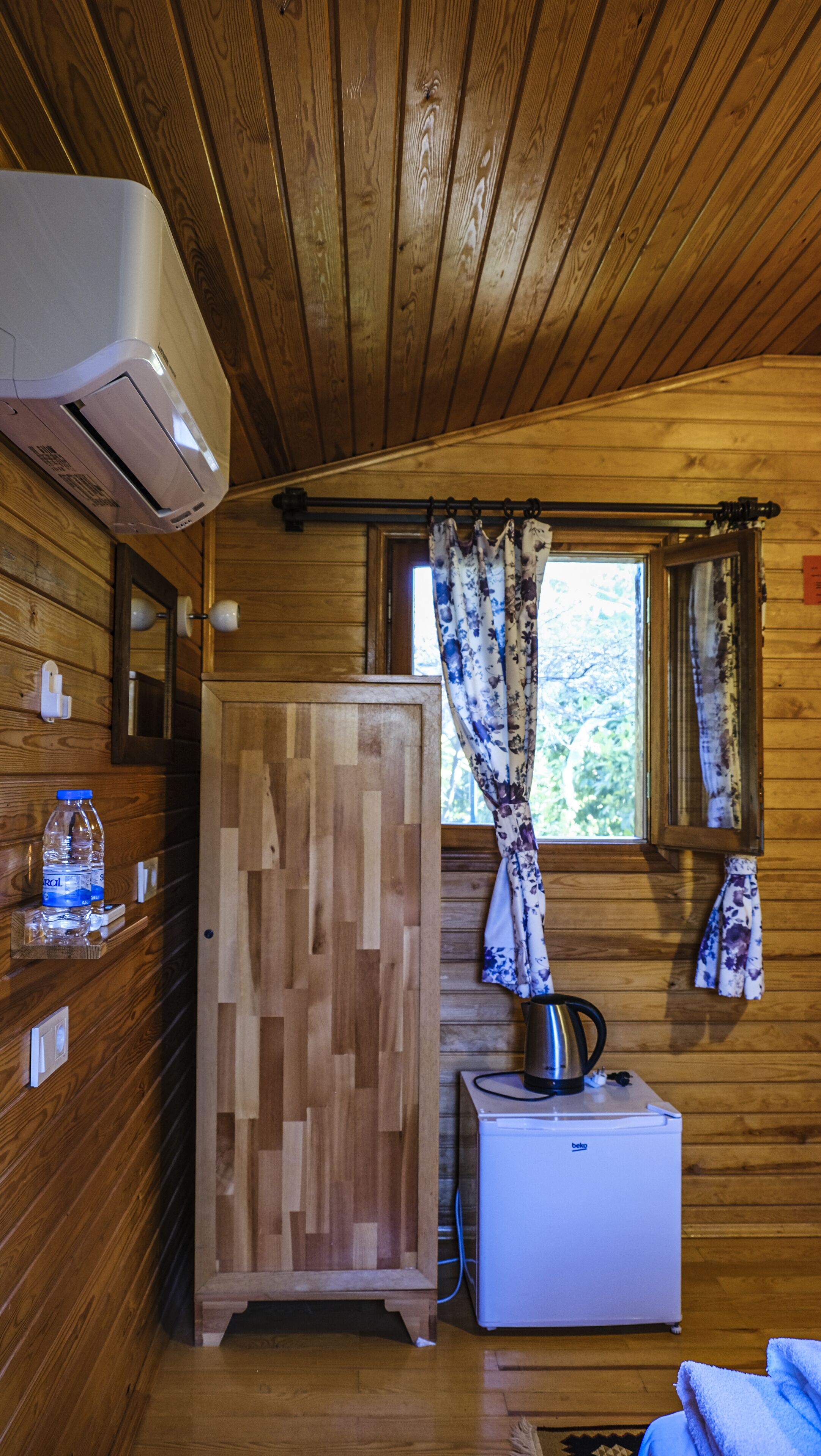 bungalow | minibar, desk, soundproofing, free wifi