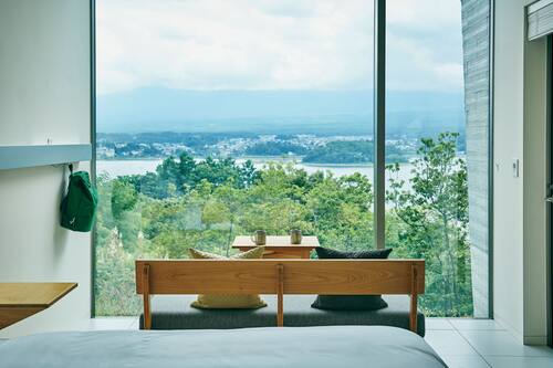 Premium bedding, down comforters, minibar, in-room safe