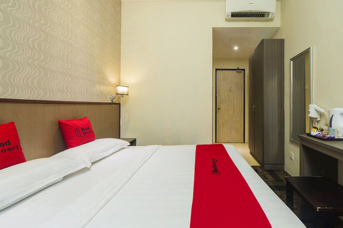 Blackout curtains, iron/ironing board, free WiFi