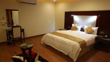 In-room safe, desk, soundproofing, iron/ironing board