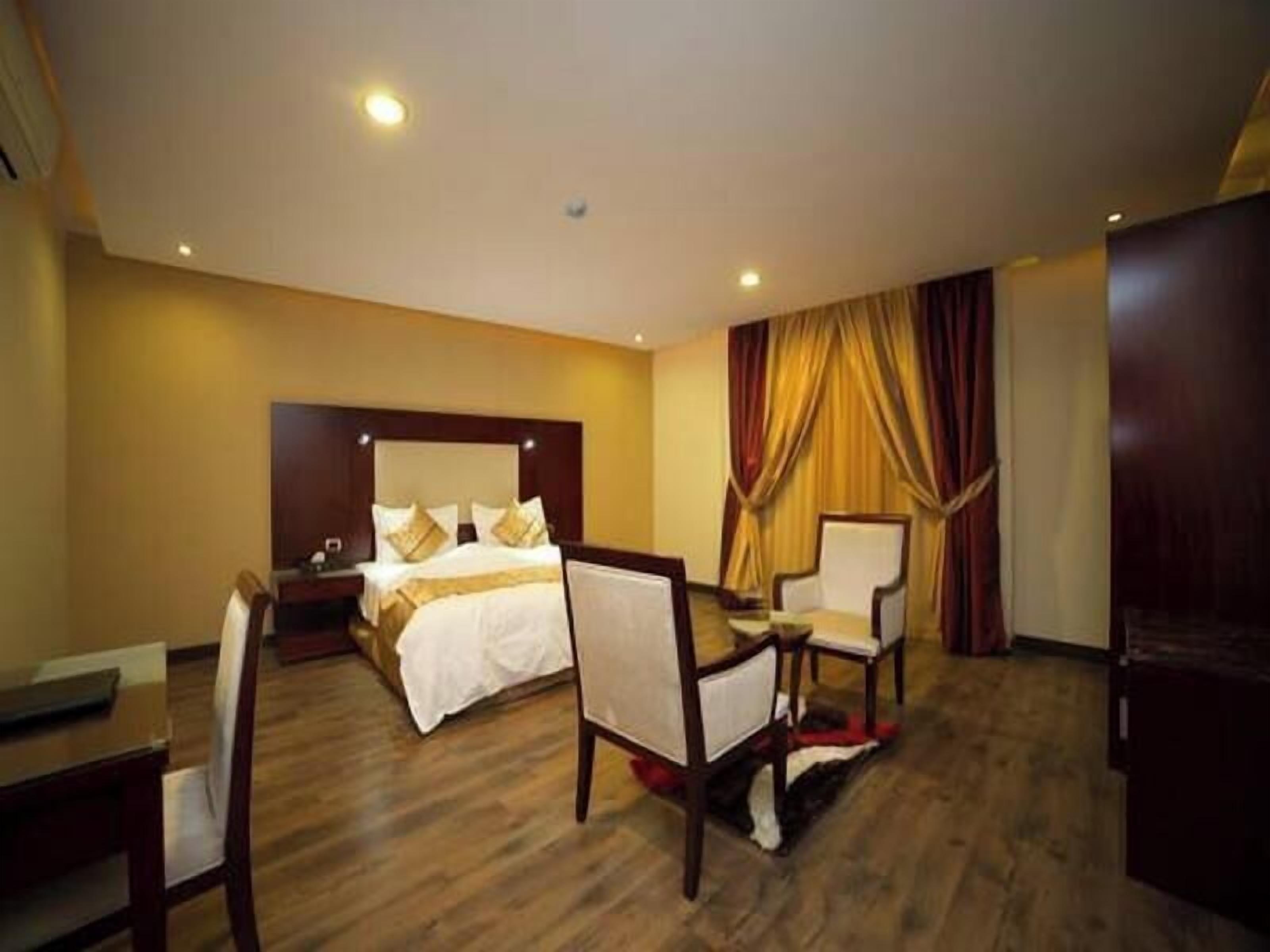 In-room safe, desk, soundproofing, iron/ironing board