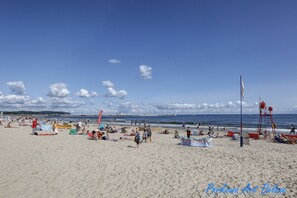 بالقرب من الشاطئ