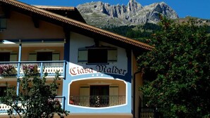 Exterior detail - Hotel Malder (Soraga)