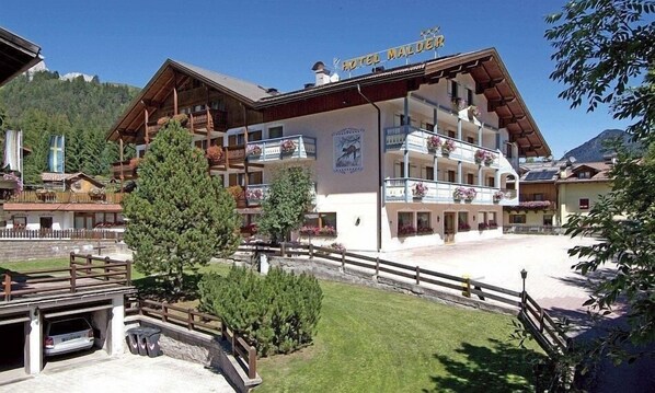 Front of property - Hotel Malder (Soraga)