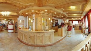Reception - Hotel Malder (Soraga)