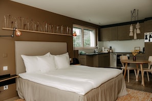 Studio (Vista) | Premium bedding, in-room safe, desk, soundproofing - OVERLOOK Lodge by CERVO Zermatt (Zermatt)