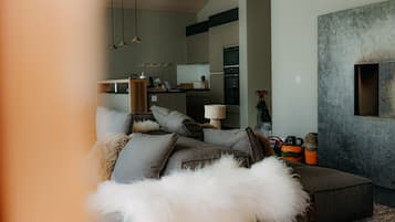 Penthouse, 3 Bedrooms (Overlook) | Premium bedding, in-room safe, desk, soundproofing