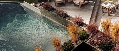 Couples treatment rooms, sauna, steam room, body treatments