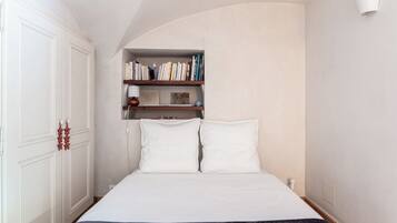 Family Quadruple Room | Down comforters, desk, soundproofing, WiFi (free)