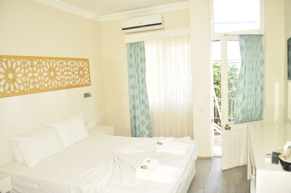 Deluxe-rum | Minibar, skrivbord, arbetsyta för laptop och ljudisolering