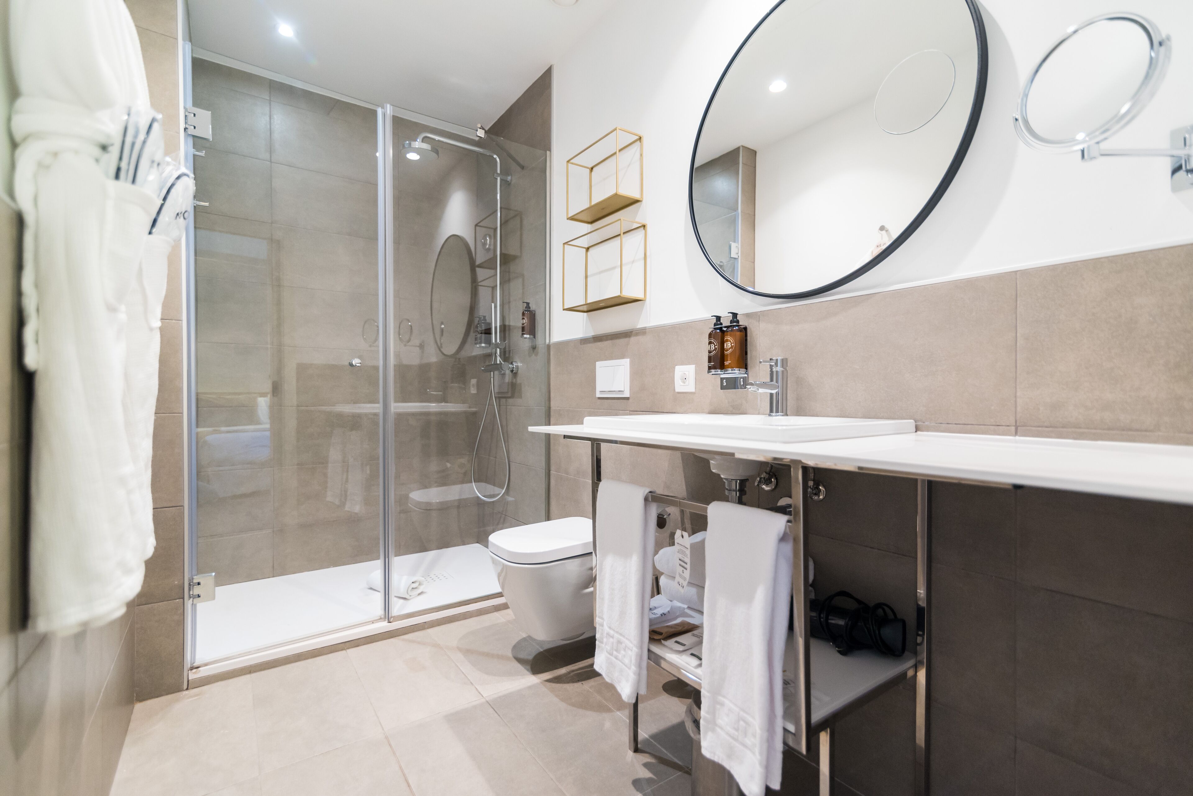 superior double room | bathroom | shower, free toiletries, hair dryer, towels