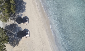 Vlak bij het strand, gratis strandhuisjes, ligstoelen, parasols