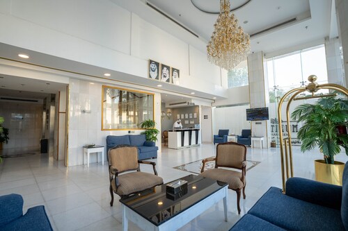 Platinum Alkhamseen Serviced Apartments