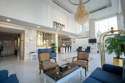 Platinum Alkhamseen Serviced Apartments