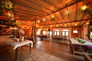 Café da manhã, almoço e jantar