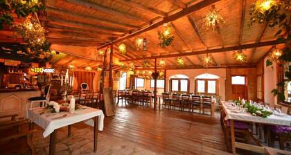 Kayserkaya Cottages & Camping