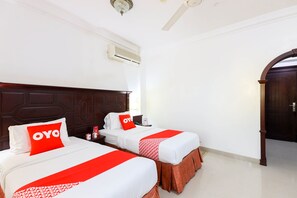 Deluxe Double or Twin Room | In-room safe, iron/ironing board, free WiFi