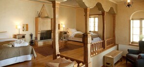 Minibar, bureau, chambres insonorisées, fer et planche à repasser