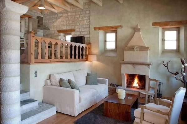 Villa, Balkon, Dağ Manzaralı | Oturma alanı | Plazma televizyon