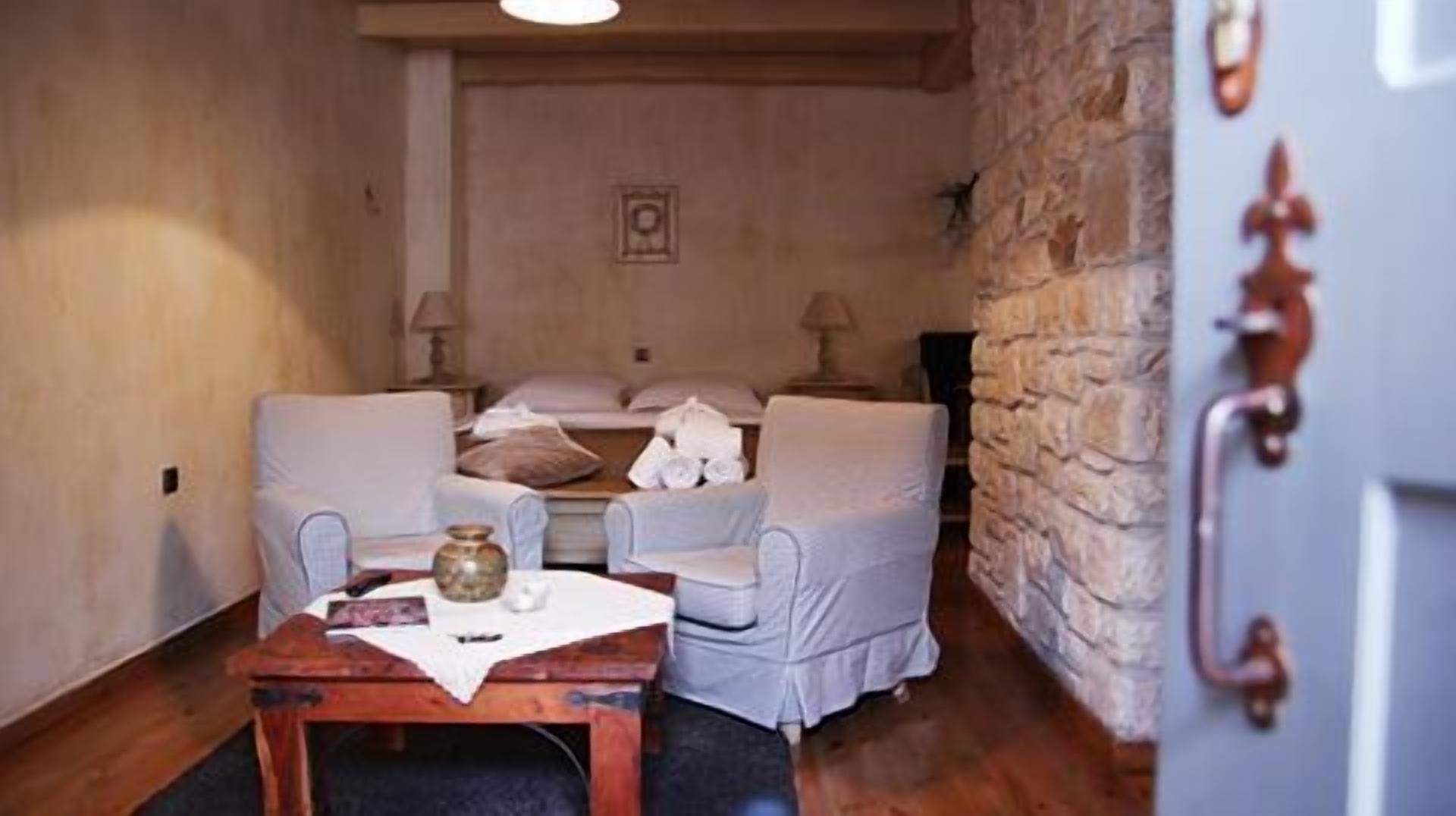 apartment, ground floor | living area | plasma tv