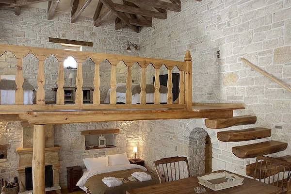 Villa, balcón, vistas a la montaña | 1 dormitorio, minibar, escritorio y sistema de insonorización