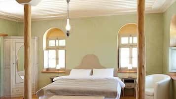 Suite, Balcony, Mountain View | Minibar, desk, soundproofing, iron/ironing board