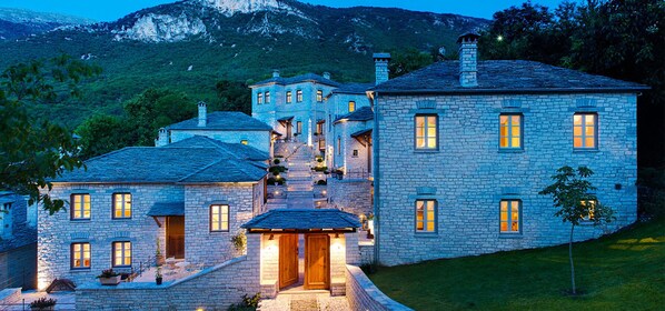 Front of property - evening/night - Artsistas Houses (Zagori)