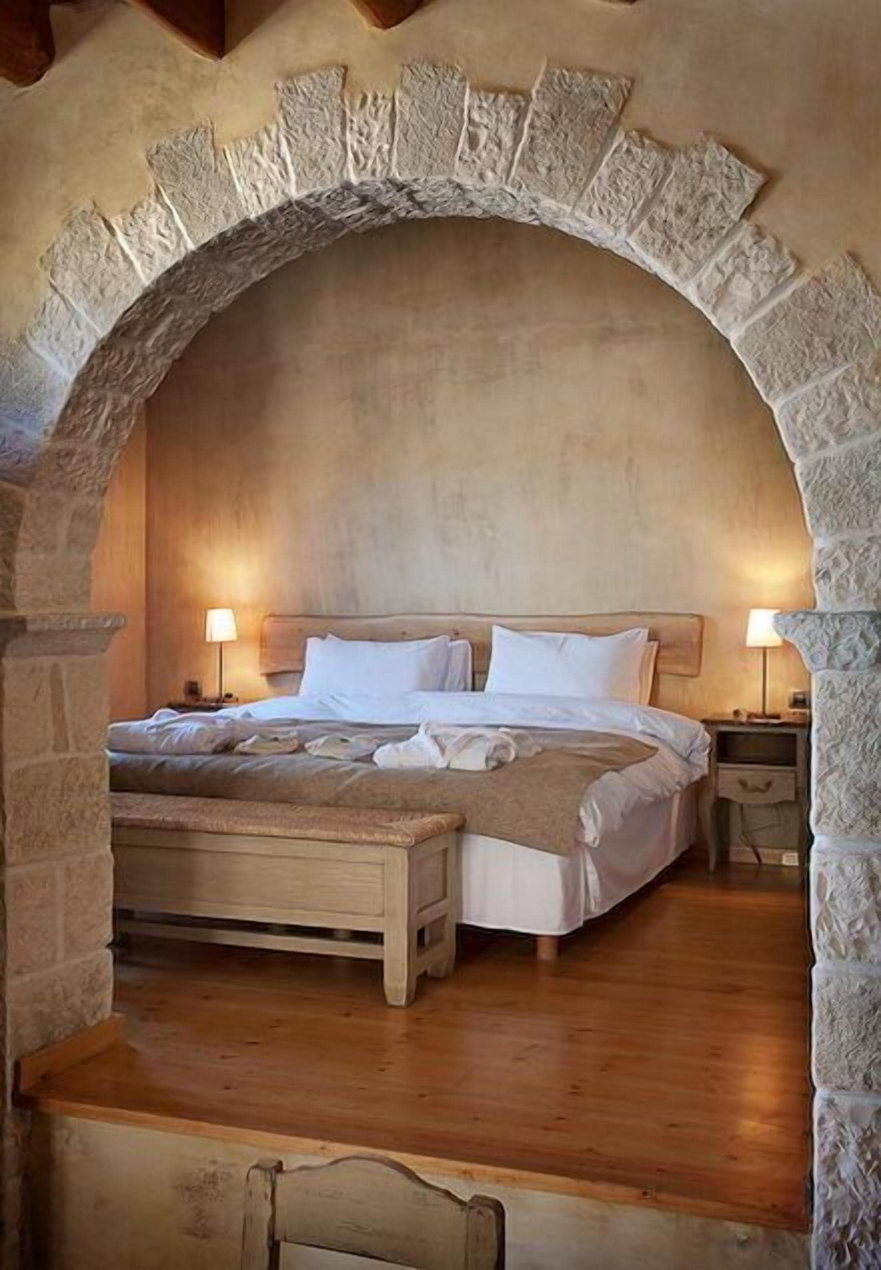 Minibar, escritorio y sistema de insonorización 