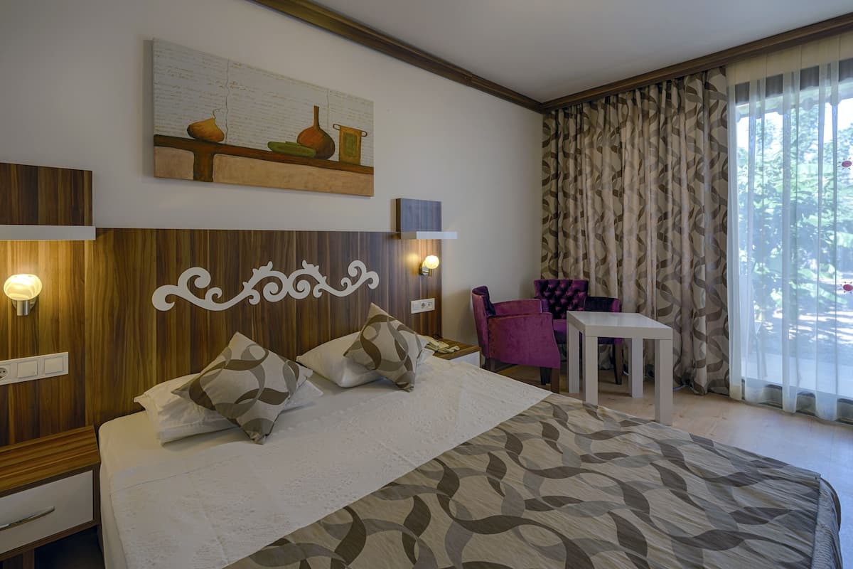 1 bedroom, desk, WiFi (free), bed sheets
