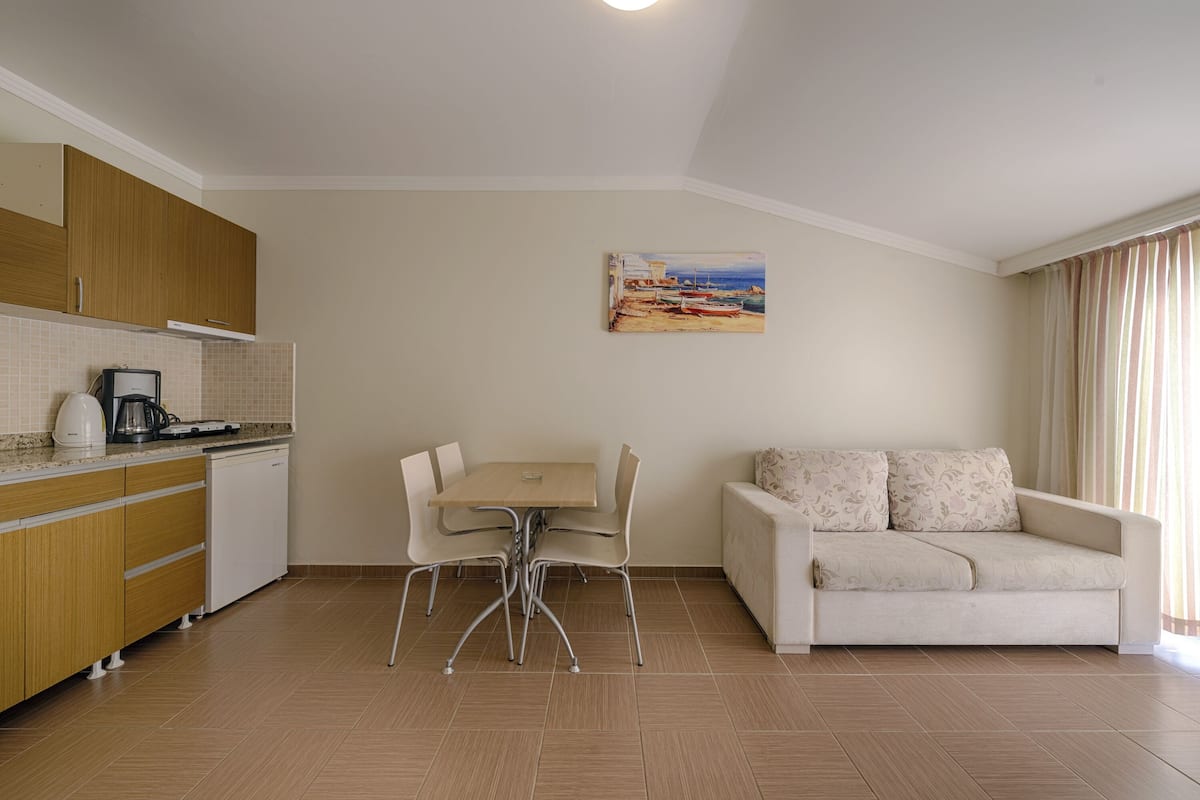 1 yatak odası, masa, ücretsiz kablosuz İnternet, çarşaf takımı