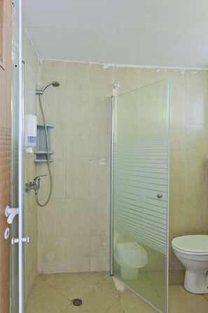 淋浴设施、毛巾