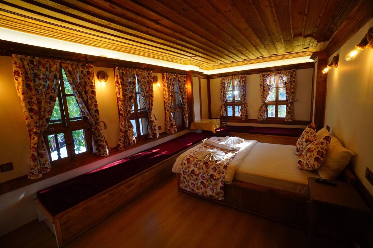 premium bedding, minibar, desk, iron/ironing board