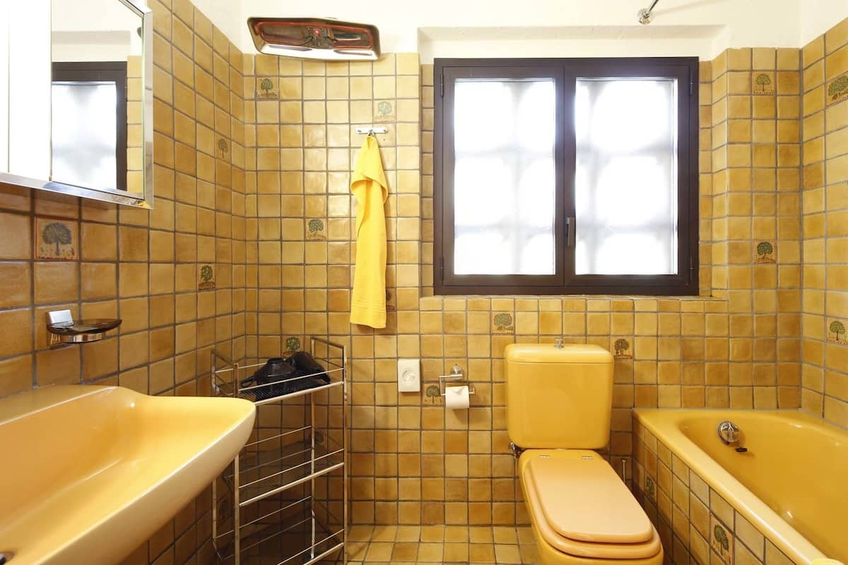 free toiletries, hair dryer, towels