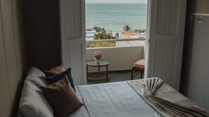 三人房 | 迷你吧、遮光窗帘、免费 WiFi、床单