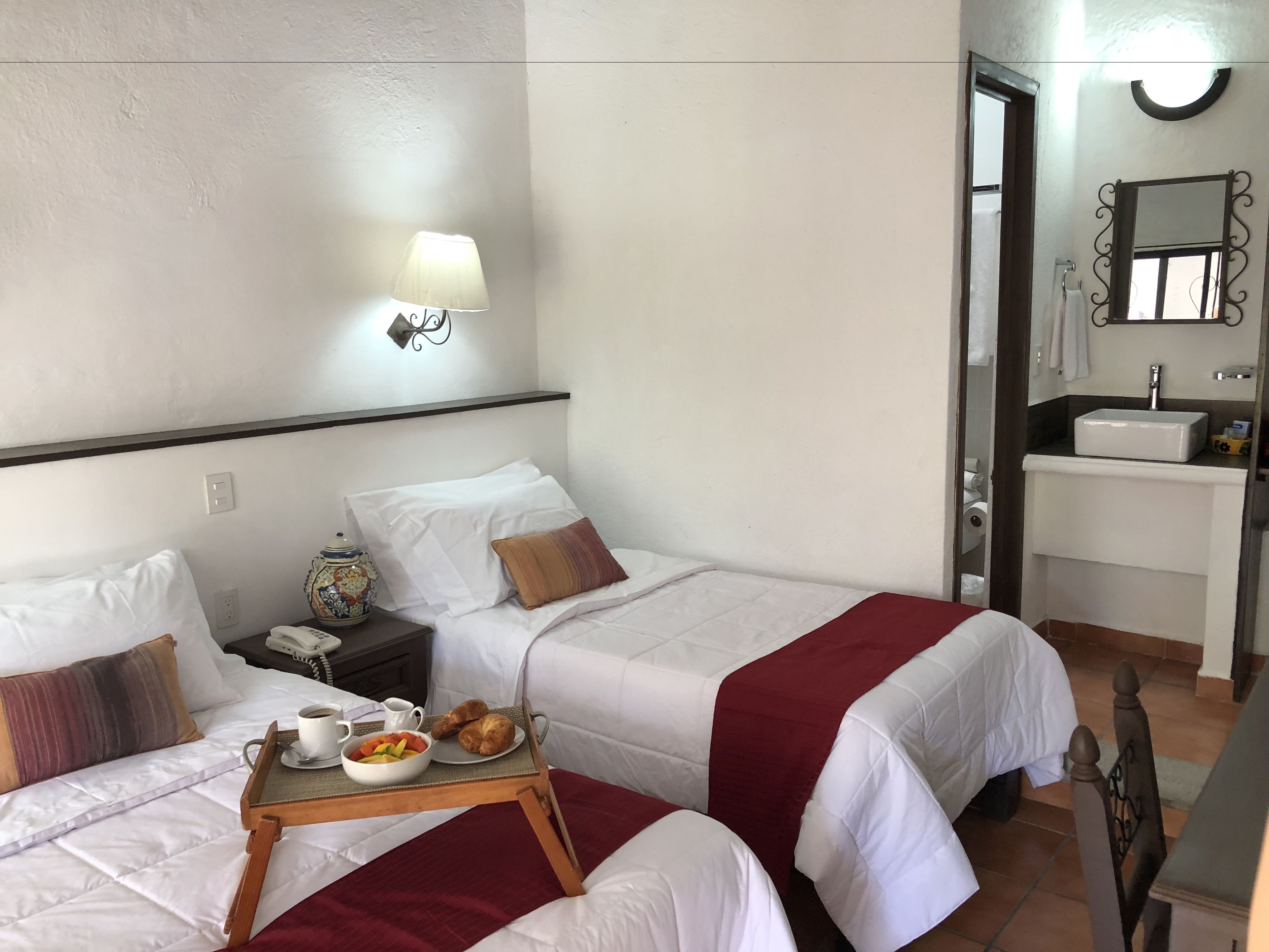 triple room | desk, free wifi, bed sheets