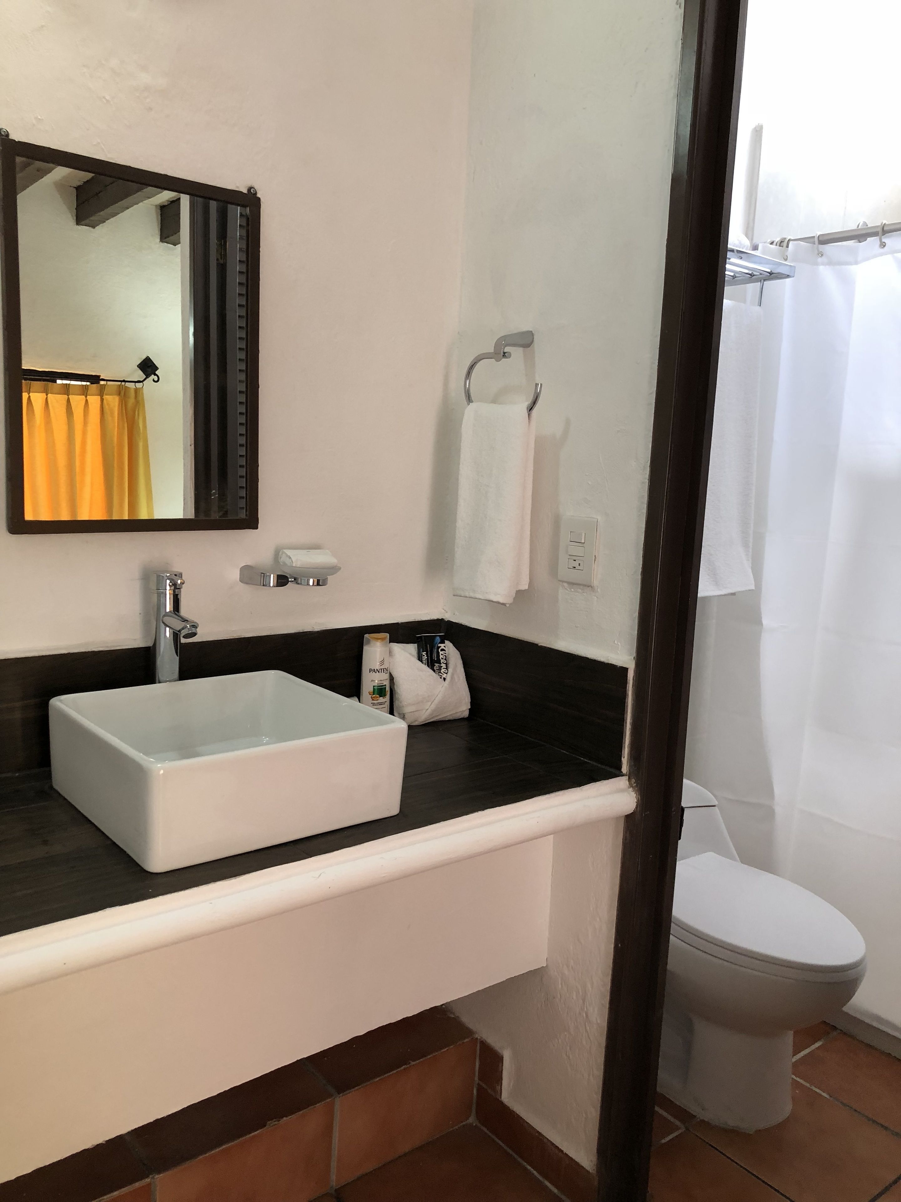 triple room | bathroom | shower, rainfall showerhead, bidet, towels