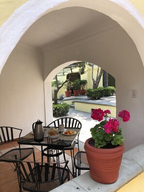Unclassified image, 2 of 43, button - Hotel Antigua Posada (Cuernavaca)