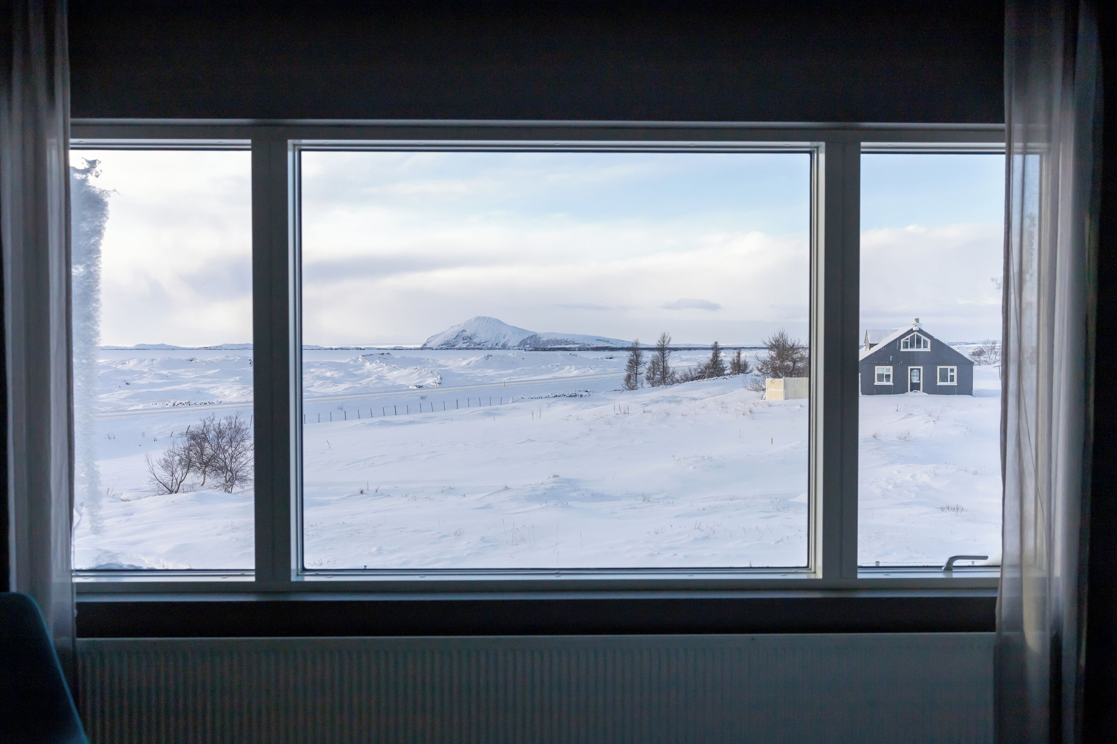 superior room | hypo-allergenic bedding, blackout curtains, soundproofing