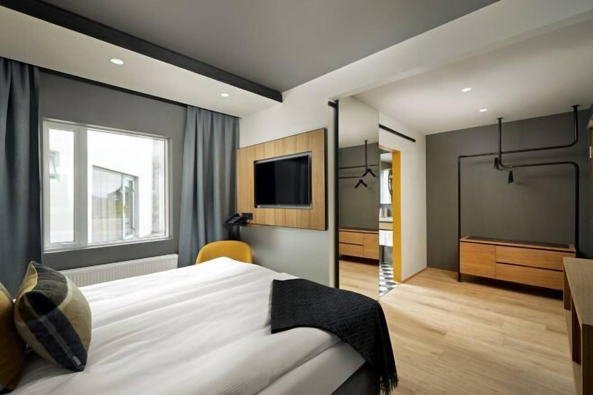 Allergikerbettwaren, Verdunkelungsvorhänge, schallisolierte Zimmer
