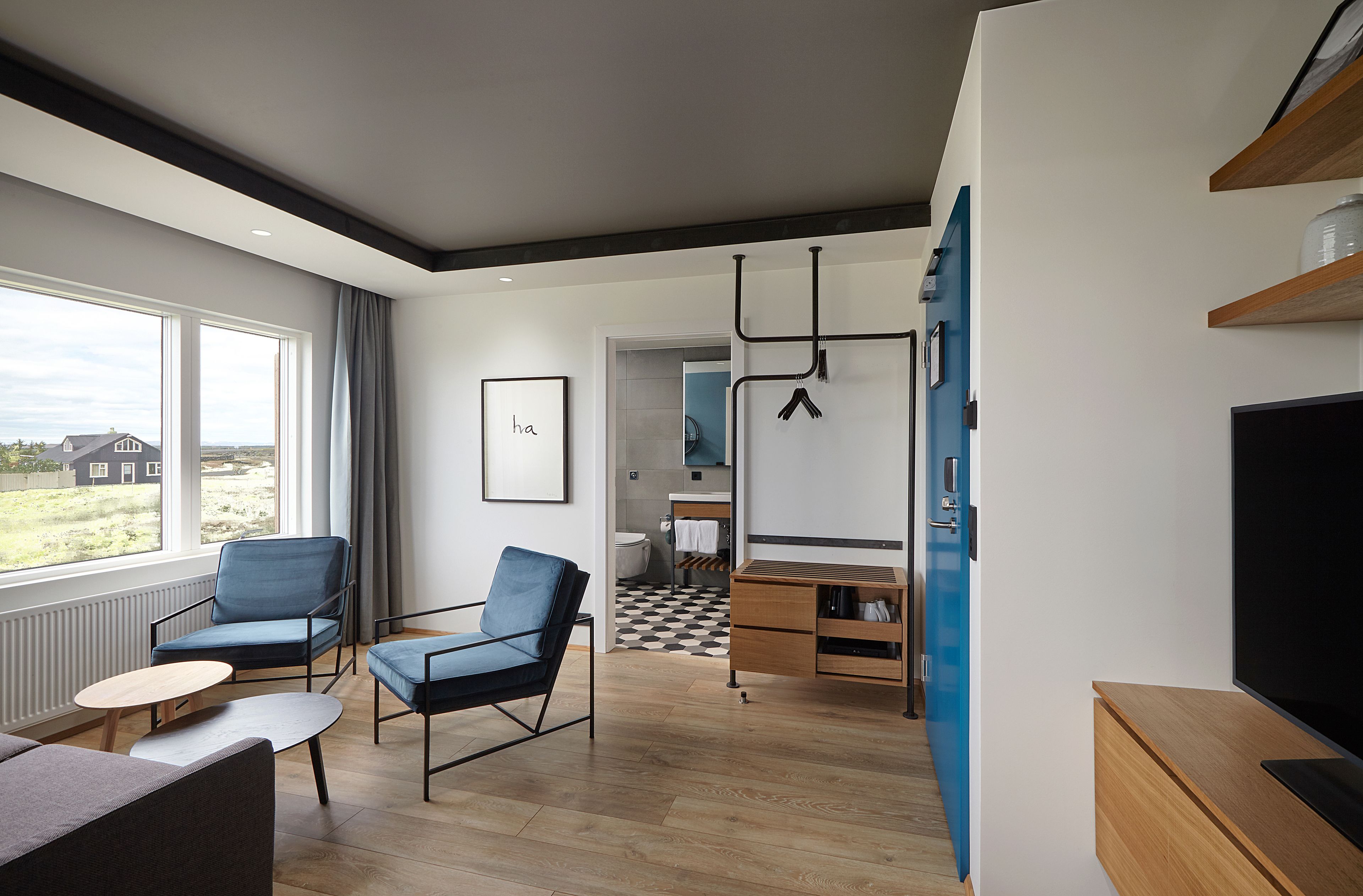 junior suite | living area | flat-screen tv, toys