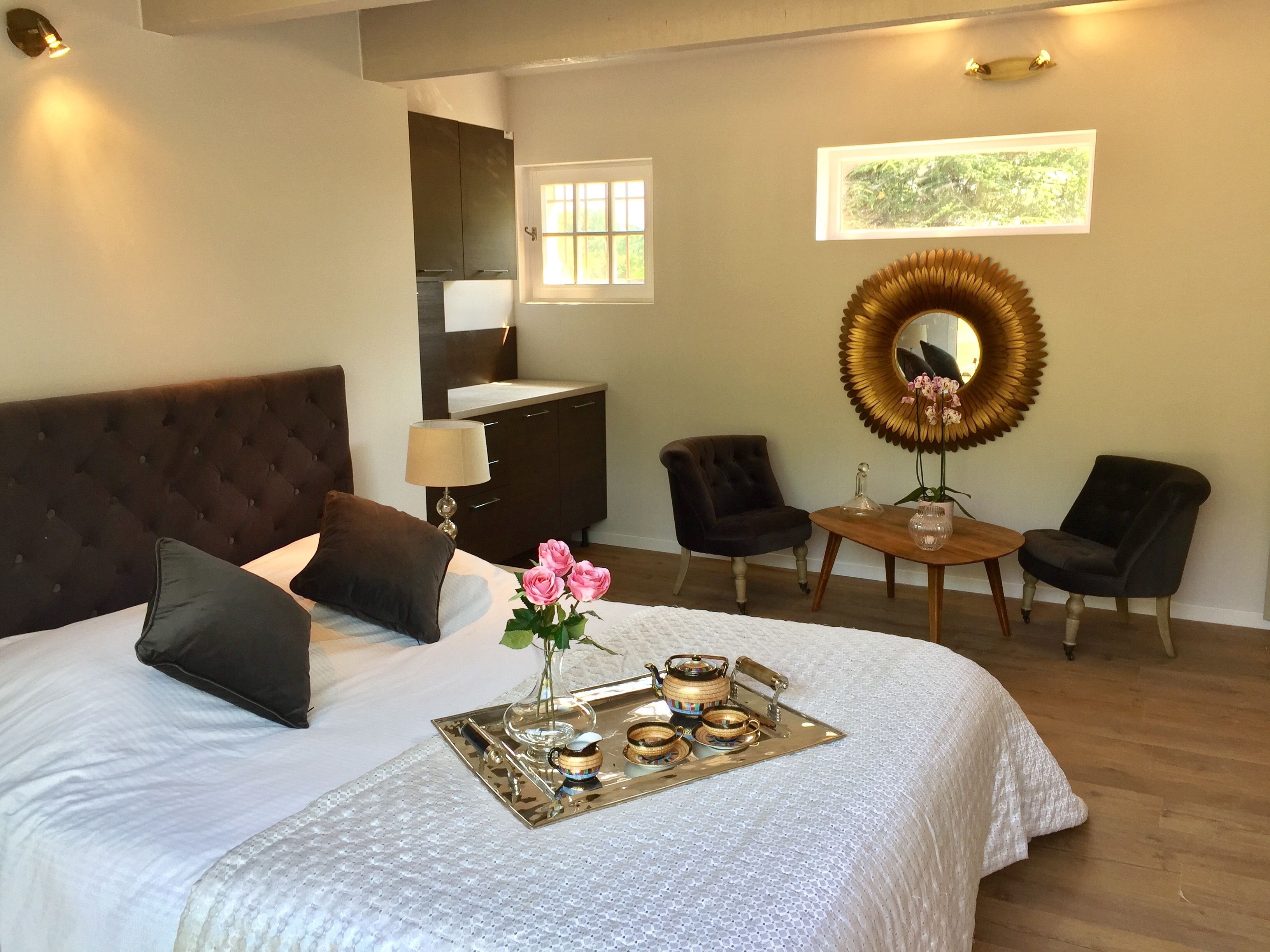 Comfort-Apartment (Cezanne) | Bügeleisen/Bügelbrett, Zustellbetten, kostenloses WLAN, Bettwäsche