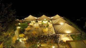 2 Restaurants, Mittagessen, Abendessen, italienische Küche